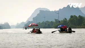 Explore Tuyet Son Cave: A Spiritual Trekking Journey Through Huong Pagoda's Ancient Apricot Forest - image 8