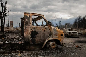 The Horror of Nature: Famous Tourist Destination Destroyed by Unstoppable Forest Fires - image 10