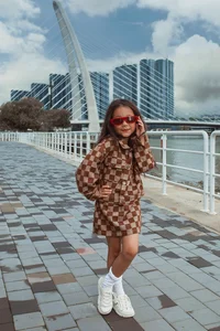 Trà Ngọc Hằng and Daughter: A Masterclass in Chic Mother-Daughter Matching Fashion - image 1