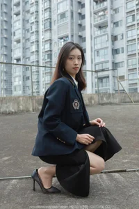 Urban Aesthetic Showcase: IESS No.1630 Featuring Xiao Jiu - image 4