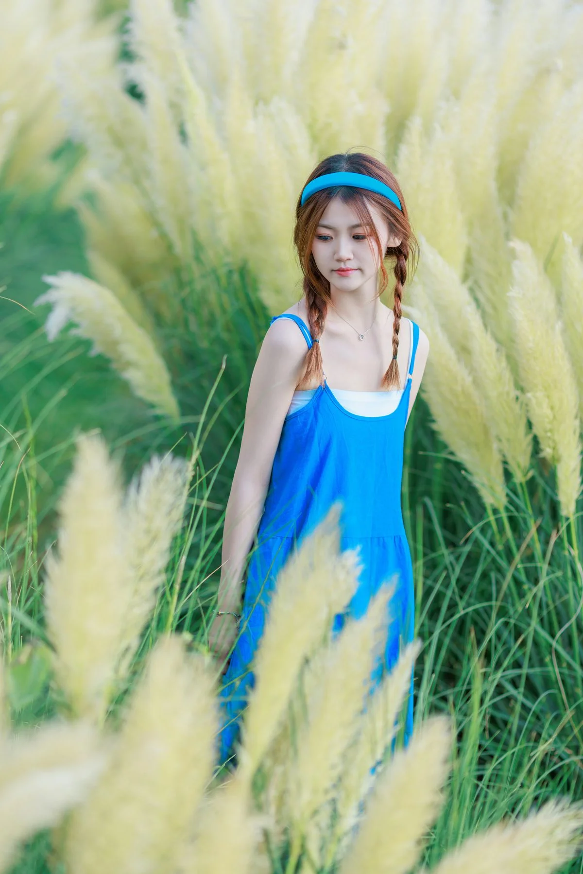 YiTuYu Art Language Vol.4899: The Stunning Visual Journey of Model Bu Zai in Modern Photography