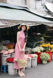 MC Quyen Linh's Daughter's New Viral Photo Shoot Showcases Elegant Beauty - image 5
