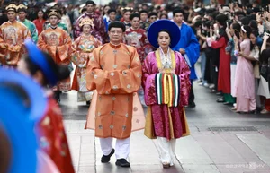 Historic Cultural Parade in Ho Chi Minh City: 1,000 Participants Celebrate Traditional Vietnamese Costumes - image 7