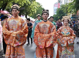 Historic Cultural Parade in Ho Chi Minh City: 1,000 Participants Celebrate Traditional Vietnamese Costumes - image 1