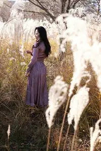 JP Miho Machiyama: Serene Natural Beauty in Sunlight | FRIDAY Digital Photo Book Scarlet Vol.1 - image 1