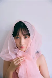 Dreamy Moe Iori in FRIDAY Digital Photo Book Capturing Love and Elegance - image 4