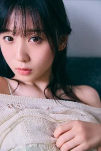 Dreamy Moe Iori in FRIDAY Digital Photo Book Capturing Love and Elegance - image 8