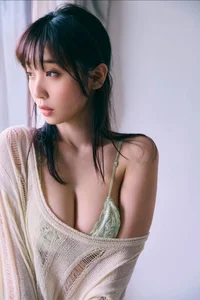 Dreamy Moe Iori in FRIDAY Digital Photo Book Capturing Love and Elegance - image 13