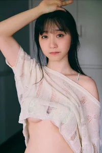 Dreamy Moe Iori in FRIDAY Digital Photo Book Capturing Love and Elegance - image 3
