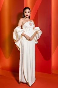 Perfect Harmony: Truong Giang and Nha Phuong Showcase Coordinated Elegance on the Red Carpet - image 9