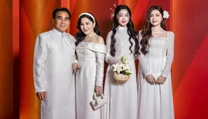 Perfect Harmony: Truong Giang and Nha Phuong Showcase Coordinated Elegance on the Red Carpet - image 0