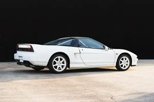 Legendary Honda NSX-R Auctioned for Over $1 Million: A New Era for JDM Supercars - image 1