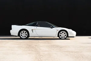 Legendary Honda NSX-R Auctioned for Over $1 Million: A New Era for JDM Supercars - image 2