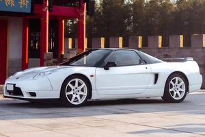 Legendary Honda NSX-R Auctioned for Over $1 Million: A New Era for JDM Supercars - image 8