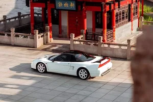 Legendary Honda NSX-R Auctioned for Over $1 Million: A New Era for JDM Supercars - image 4