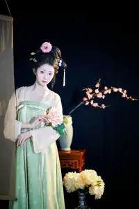 Tu Ya W in YiTuYu Vol.8680: Classical Beauty & Peony Elegance - image 2