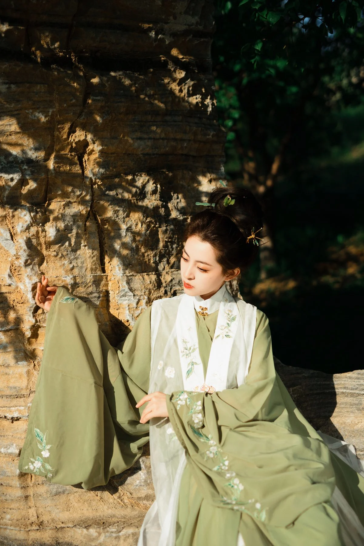 Unveiling the Sophistication of YiTuYu Art Language Vol.4607 featuring Model Yi Xuan