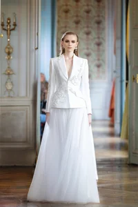 Elegant Evening Gown Designs That Enhance Feminine Beauty and Seductive Charm for Special Occasions - image 4