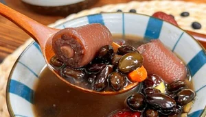 Nutritional Vitality: The Health Benefits of Traditional Pig Tail Stew with Black Beans - image 1