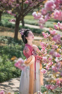 YiTuYu Art Language Vol.6816: Featuring the Elegant Model Yang Yang - image 12