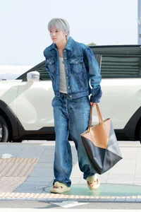 6 K-Pop Idols Who Are Global Fashion Icons and Trendsetters in 2024 - image 32