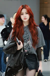 6 K-Pop Idols Who Are Global Fashion Icons and Trendsetters in 2024 - image 16