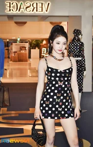 6 K-Pop Idols Who Are Global Fashion Icons and Trendsetters in 2024 - image 25