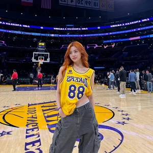 6 K-Pop Idols Who Are Global Fashion Icons and Trendsetters in 2024 - image 13