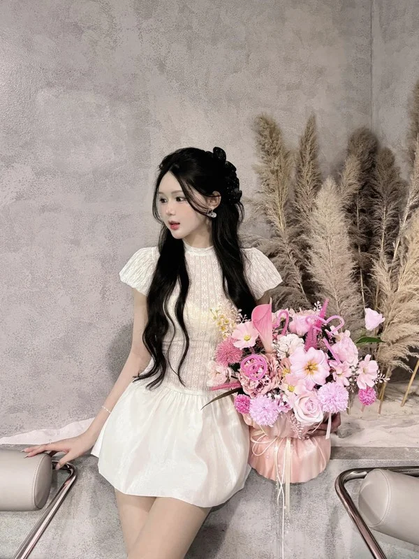 Discover the Doll-Like Tiktoker Captivating Fans with Her Incredible Fashion Style