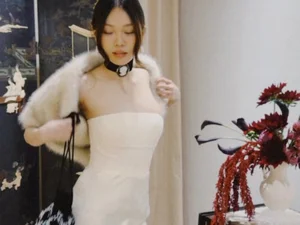 Ly Pham makes a stunning comeback with her sophisticated post-pregnancy fashion style - image 5