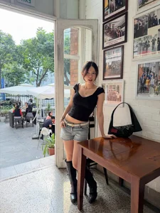 Ly Pham makes a stunning comeback with her sophisticated post-pregnancy fashion style - image 10