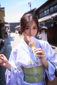 Stunning Saito Yasuyo Weekly Playboy Special No.345 Photo Gallery: Elegant Japanese Model Fashion and Lifestyle Photography Highlights - image 4