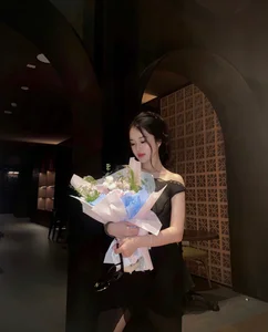 Beautiful Vietnamese Lieutenant Gains Attention During April 30th Parade - image 1