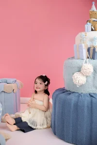 Anna and Lisa: The Adorable Doll-Like Daughters of Khanh Thi and Phan Hien - image 0