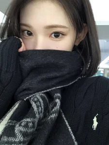 SM Idol Jiwoo Stuns Netizens with Visuals Strikingly Similar to K-Pop Legend IU - image 5