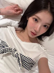 SM Idol Jiwoo Stuns Netizens with Visuals Strikingly Similar to K-Pop Legend IU - image 3