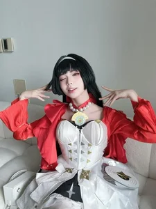 Cosplayer Remind nè Debuts a Stunning New Look: A Transformation in the Spotlight - image 2