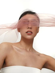 Embracing Unique Beauty: The Inspiring Story of a Fashion Blogger Redefining Standards with Her Birthmark - image 3