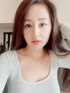 Mai Phuong Thuy Masters Risky Makeup Trends with Unmatched Beauty Queen Confidence - image 3