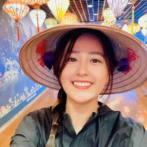 Mai Phuong Thuy Masters Risky Makeup Trends with Unmatched Beauty Queen Confidence - image 5