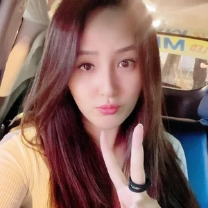 Mai Phuong Thuy Masters Risky Makeup Trends with Unmatched Beauty Queen Confidence - image 4