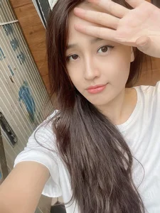 Mai Phuong Thuy Masters Risky Makeup Trends with Unmatched Beauty Queen Confidence - image 2