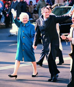 Iconic Fashion Choices of US First Ladies at Presidential Inaugurations Throughout History - image 5