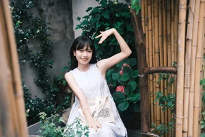 YiTuYu Art Language Vol.4714: Urban Elegance Featuring Yan Yun Lin Er - image 23