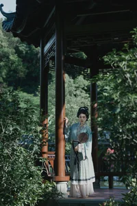 The Graceful Visual Narrative of Yao Yi Yao in YiTuYu Art Language Vol.7562: A Study in Artistic Composition - image 25