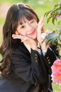 YiTuYu Vol.8694: Xia Yu Xiao Nian's Radiant Smile with Ukulele Amidst Spring Blossoms - image 28