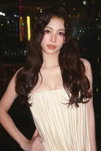 The Radiant Evolution of Miss Vietnam Tieu Vy: A Fusion of Timeless Beauty and Professional Success at 26 - image 0