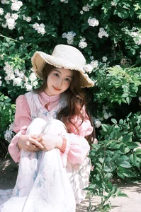 YiTuYu Art Language Vol.7053: Featuring Gao Leng Xiao Bie Tu Artistic Photography - image 0