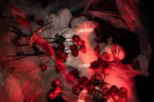 Elegant Red Dream Lolita Fashion Photography - YiTuYu Art Language Vol.9098 featuring Model A Tang - image 12