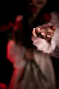 Elegant Red Dream Lolita Fashion Photography - YiTuYu Art Language Vol.9098 featuring Model A Tang - image 2